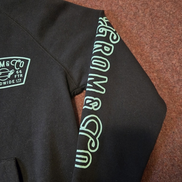 Boy's Small Grom And Co Hoodie In Black And Teal Skateboard Streetware - Picture 3 of 9